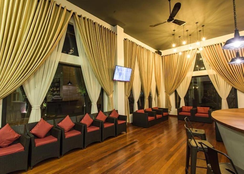 Yeak Loam Hotel Banlung Buitenkant foto