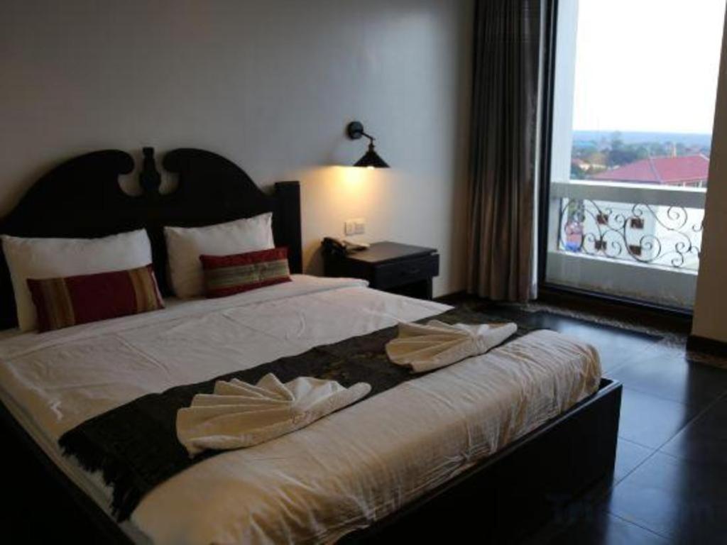 Yeak Loam Hotel Banlung Buitenkant foto