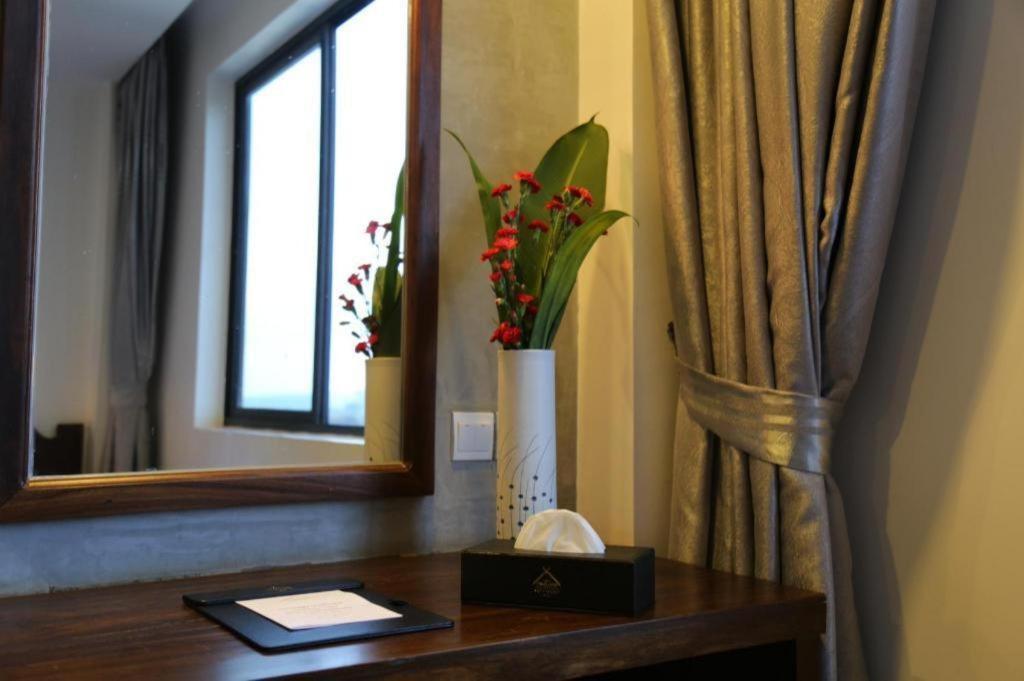 Yeak Loam Hotel Banlung Buitenkant foto