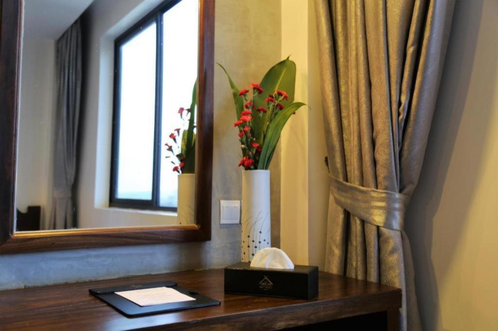 Yeak Loam Hotel Banlung Buitenkant foto