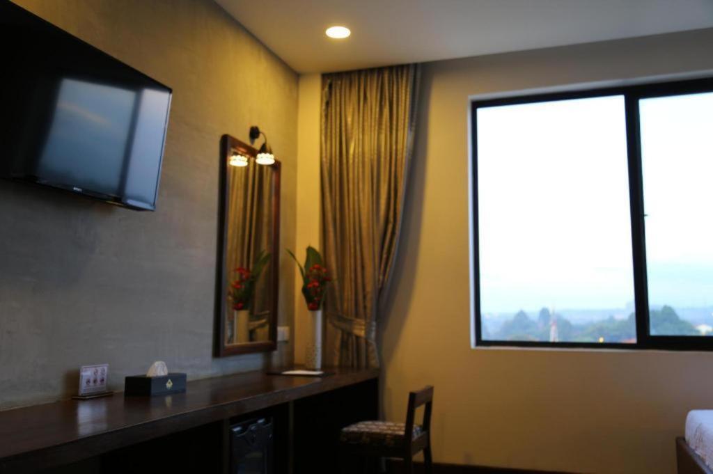 Yeak Loam Hotel Banlung Buitenkant foto