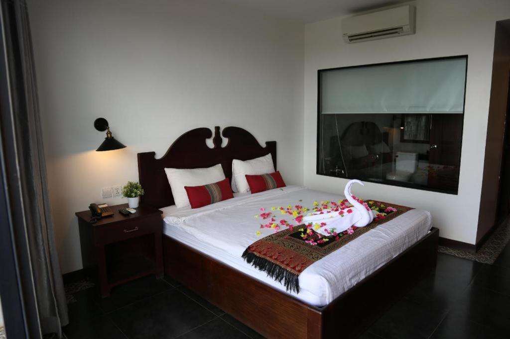 Yeak Loam Hotel Banlung Buitenkant foto