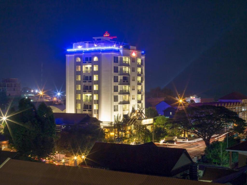 Yeak Loam Hotel Banlung Buitenkant foto
